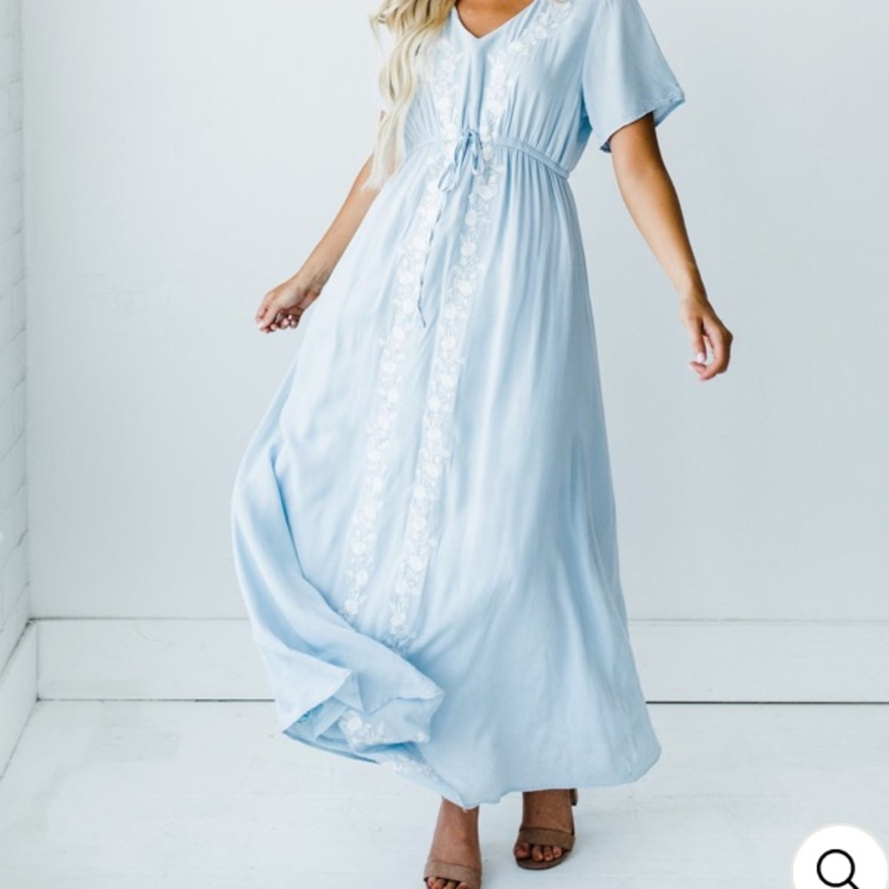 Light blue maxi dress embroidered